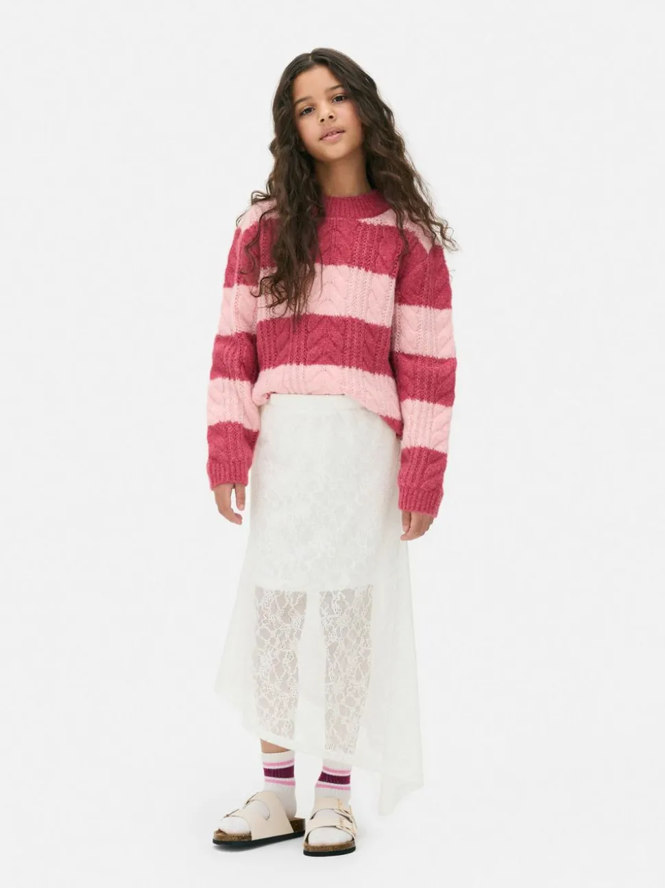 Asymetryczna spódnica midi z koronki