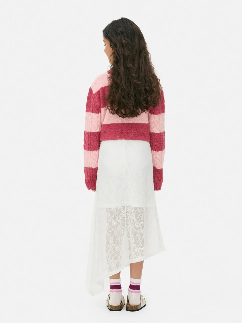 Asymetryczna spódnica midi z koronki