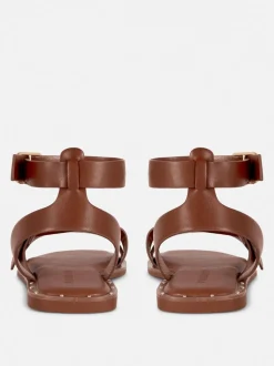 Asymetryczne sandały ze sztucznej skóry z ćwiekami