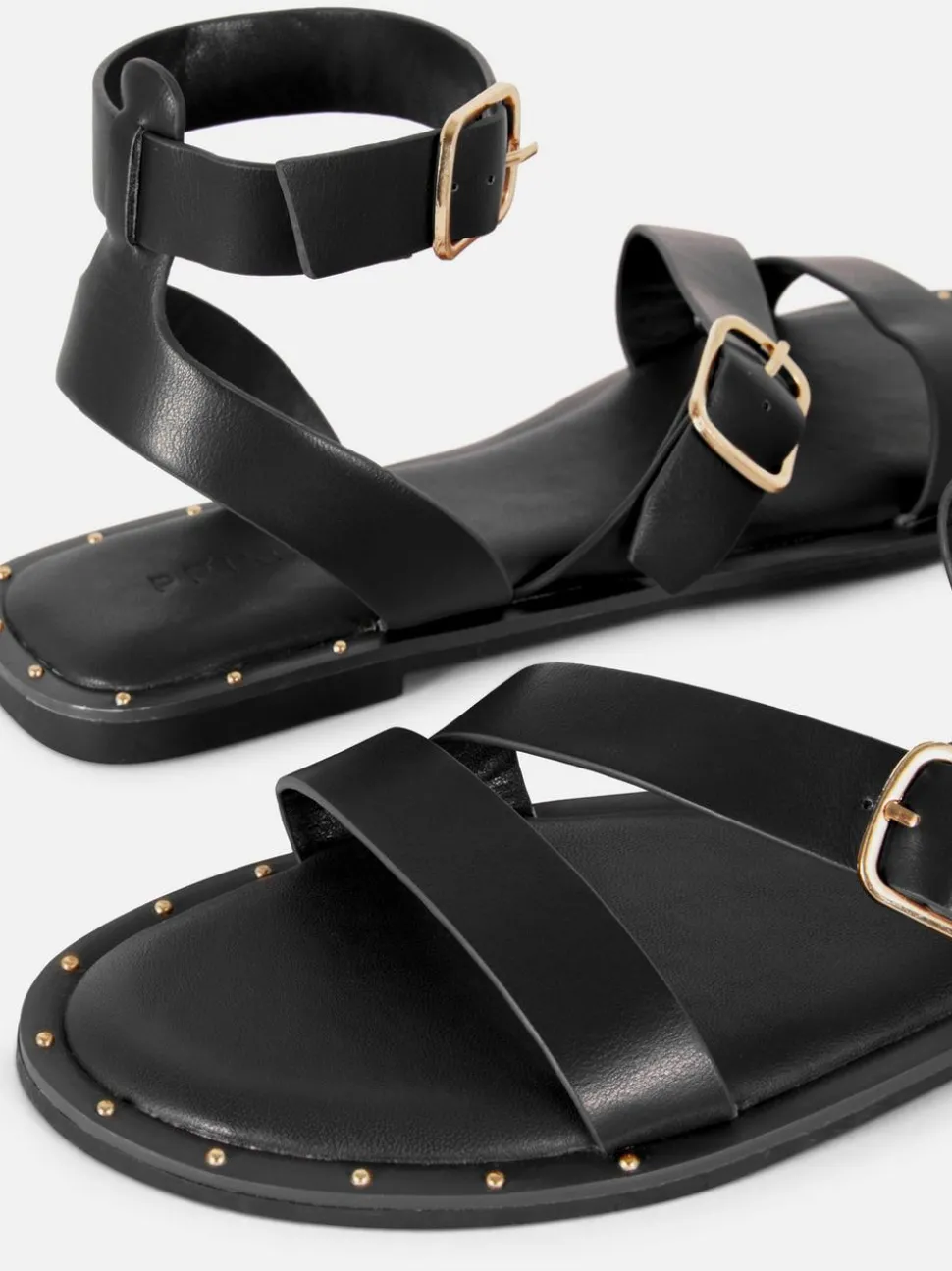 Asymetryczne sandały ze sztucznej skóry z ćwiekami