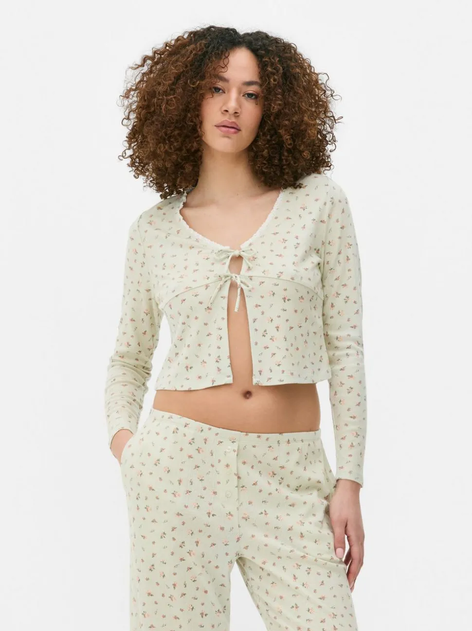 Ażurowa góra od piżamy z długim rękawem i nadrukiem