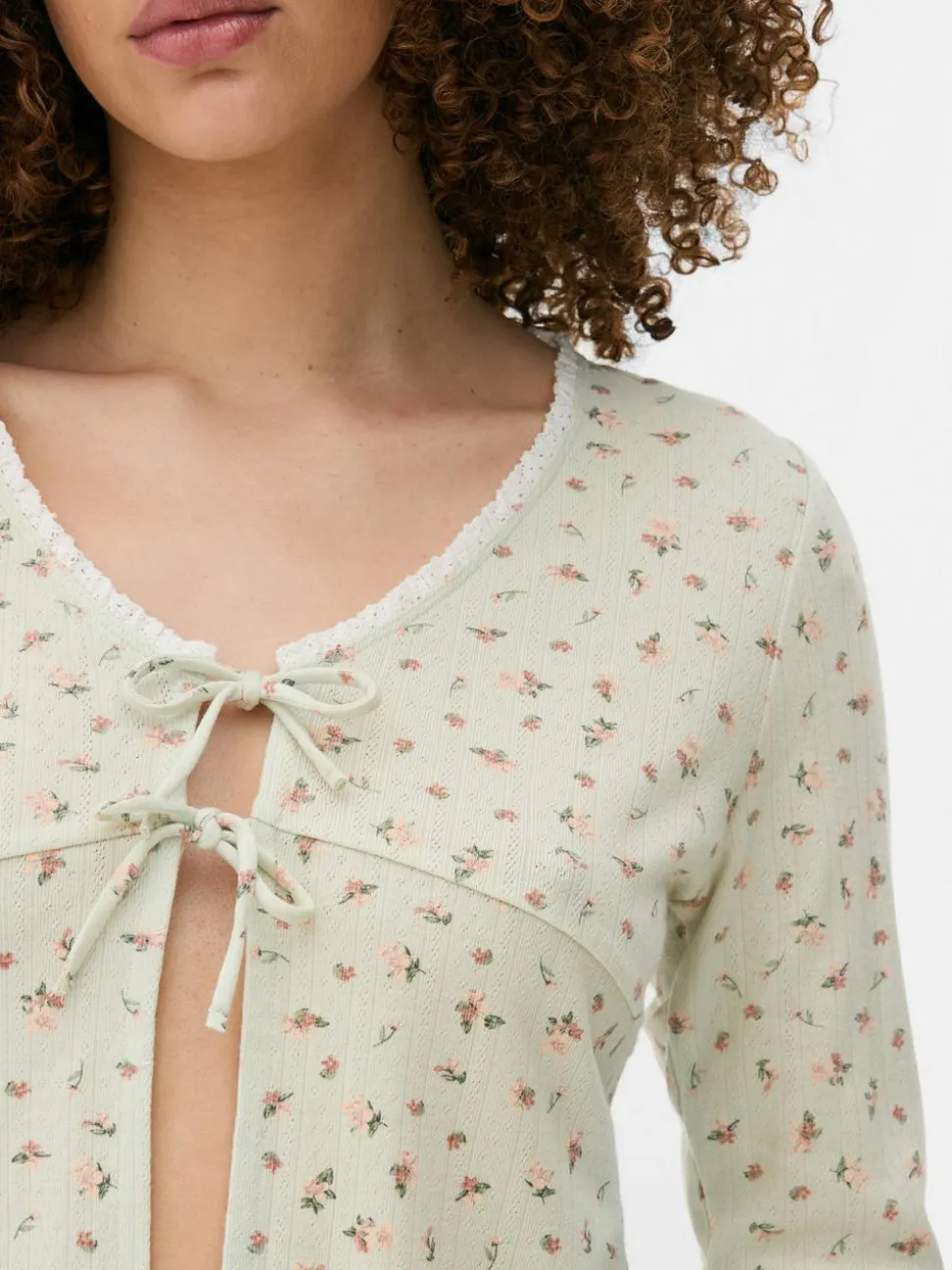 Ażurowa góra od piżamy z długim rękawem i nadrukiem