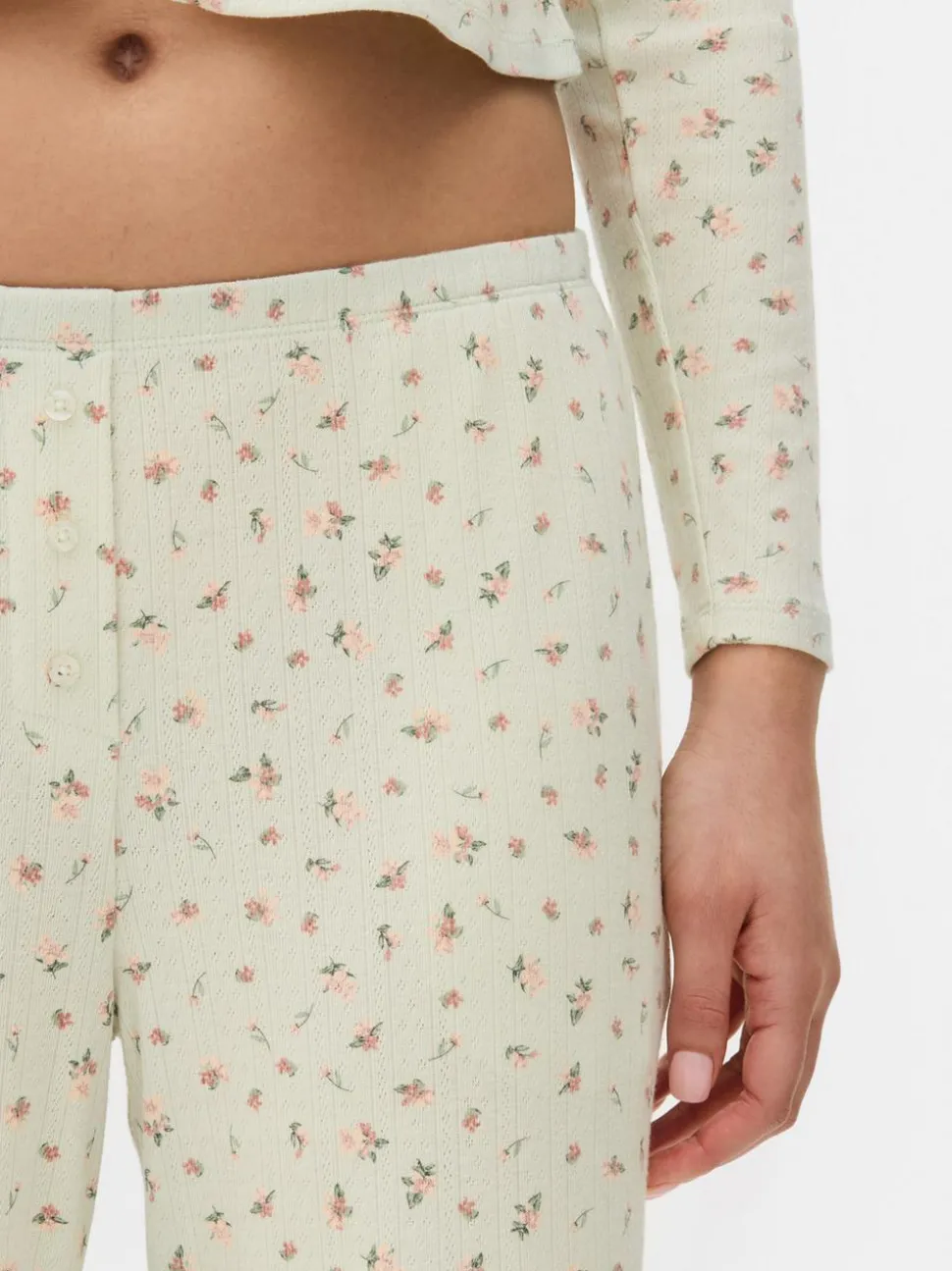 Ażurowy dół od piżamy z nadrukiem