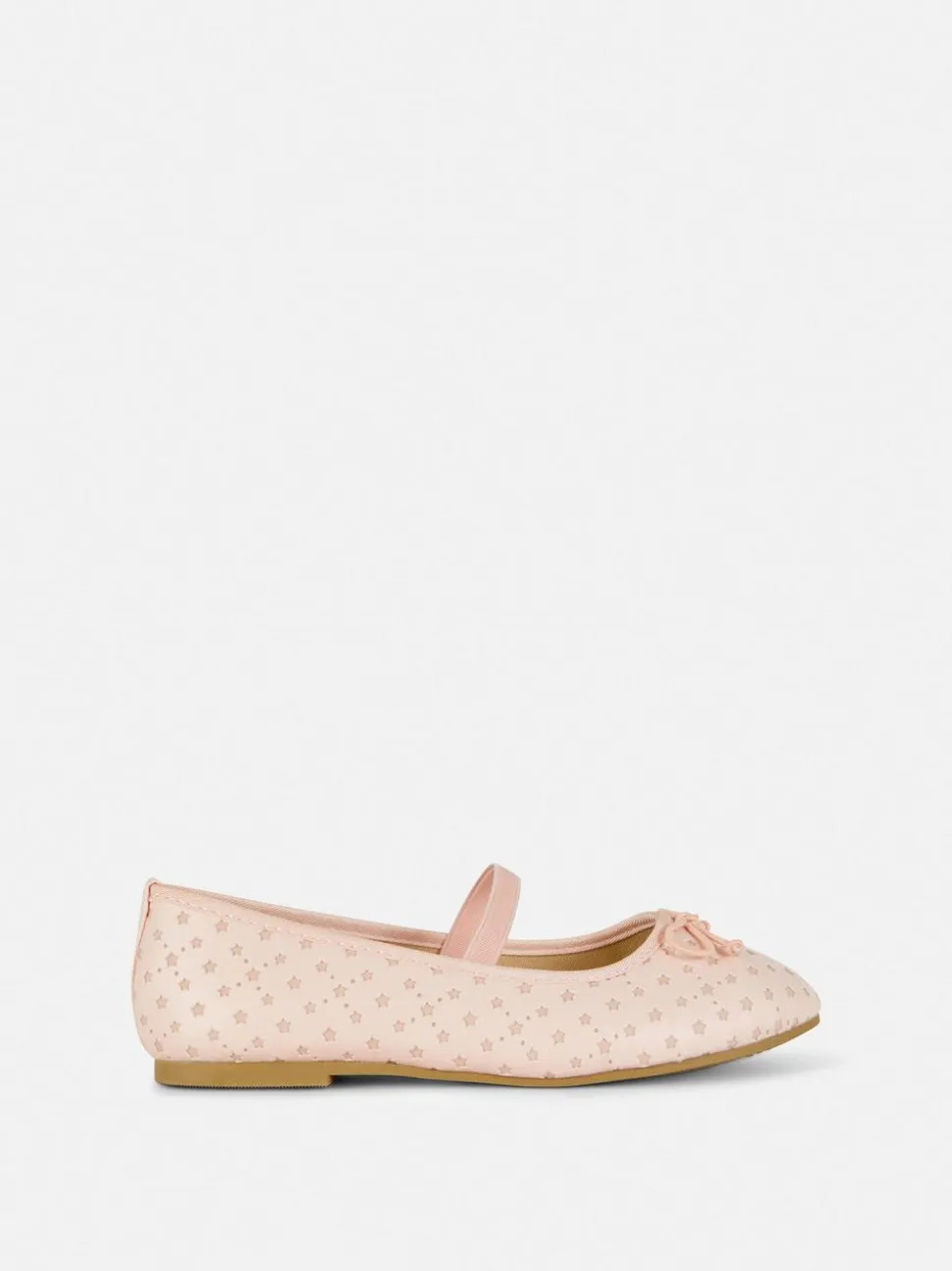 Balerinki z laserowo wycinanymi gwiazdkami