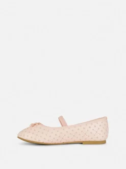 Balerinki z laserowo wycinanymi gwiazdkami