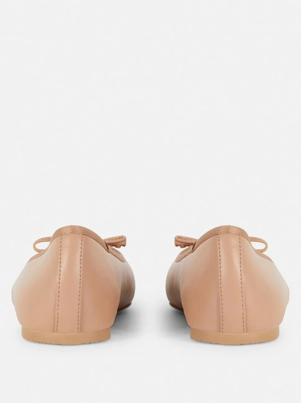 Baleriny na płaskiej podeszwie z kokardką