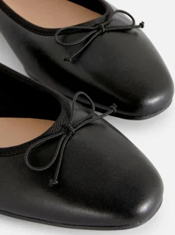 Baleriny z kokardami