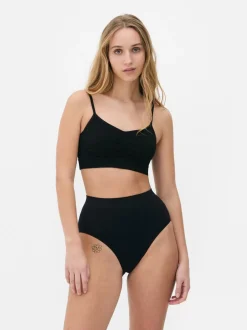 Bezszwowa braletka z dekoltem w serek