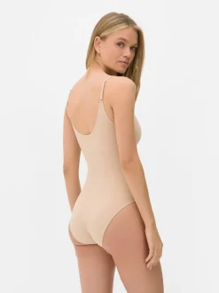 Bezszwowe body modelujące z głębokim dekoltem