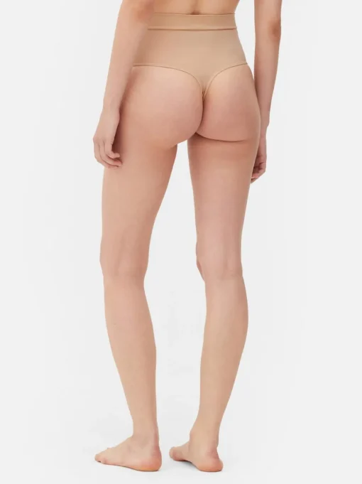 Bezszwowe modelujące stringi z wysokim stanem
