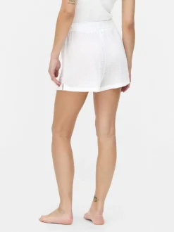 Białe tkane szorty piżamowe