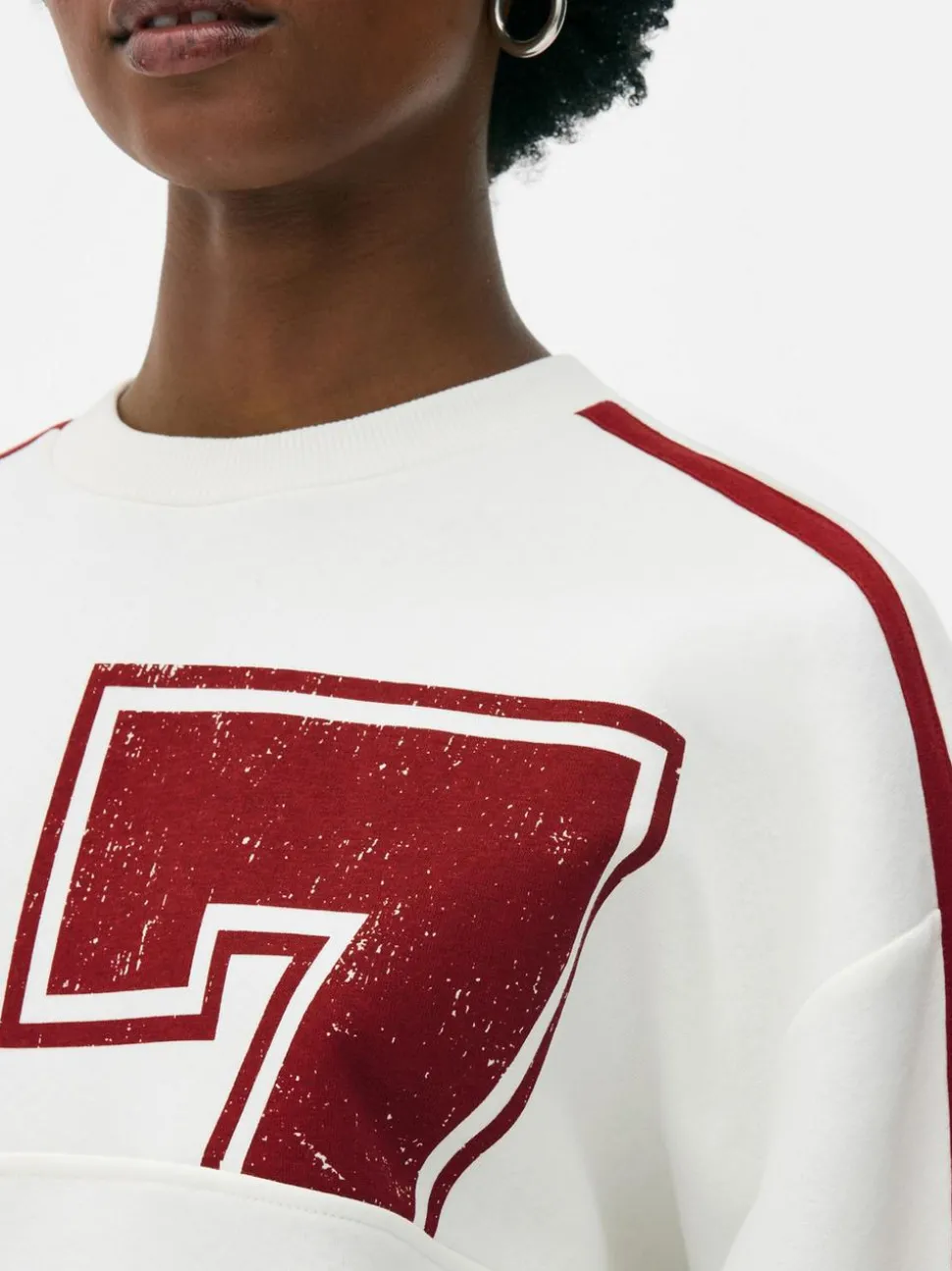 Bluza oversize w uniwersyteckim stylu z numerem