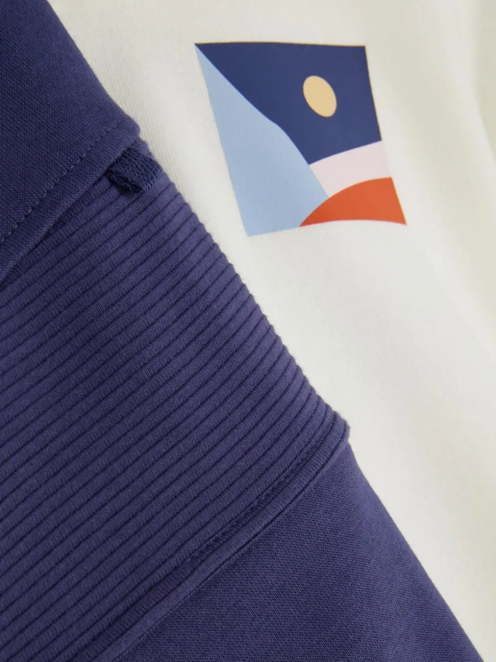 Bluza z kapturem i joggery z geometrycznym wzorem