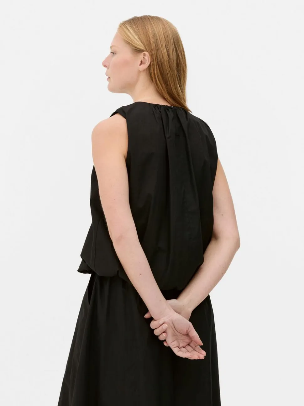 Bluzka bez rękawów o luźnym kroju The Edit