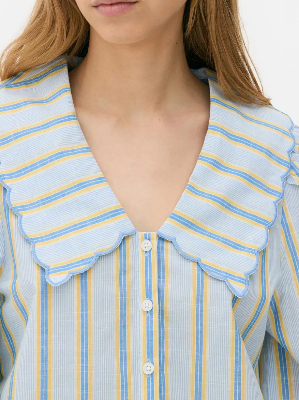 Bluzka z muszelkowym kołnierzykiem Paula Echevarria