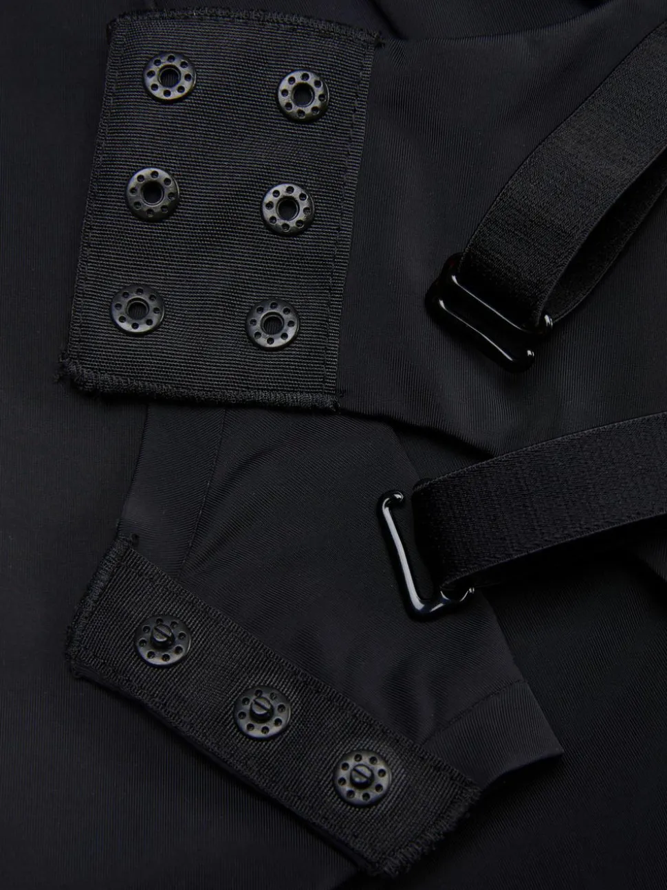 Body modelujące z lycry z miseczkami