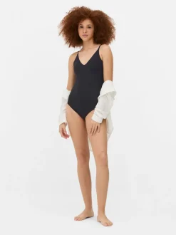 Body z formowanymi miseczkami