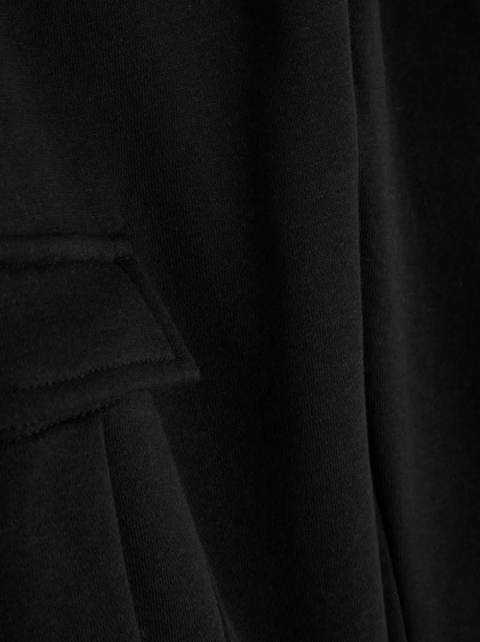 Bojówki dresowe ze ściągaczami