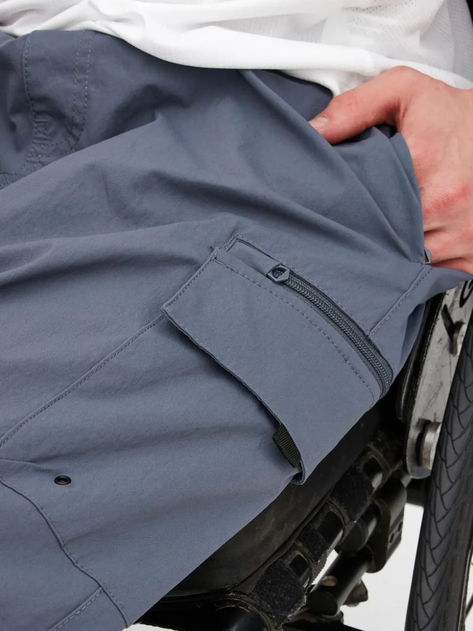 Bojówki ze ściągaczami na nogawkach