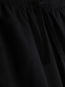 Bojówki ze sznurkiem ściągającym
