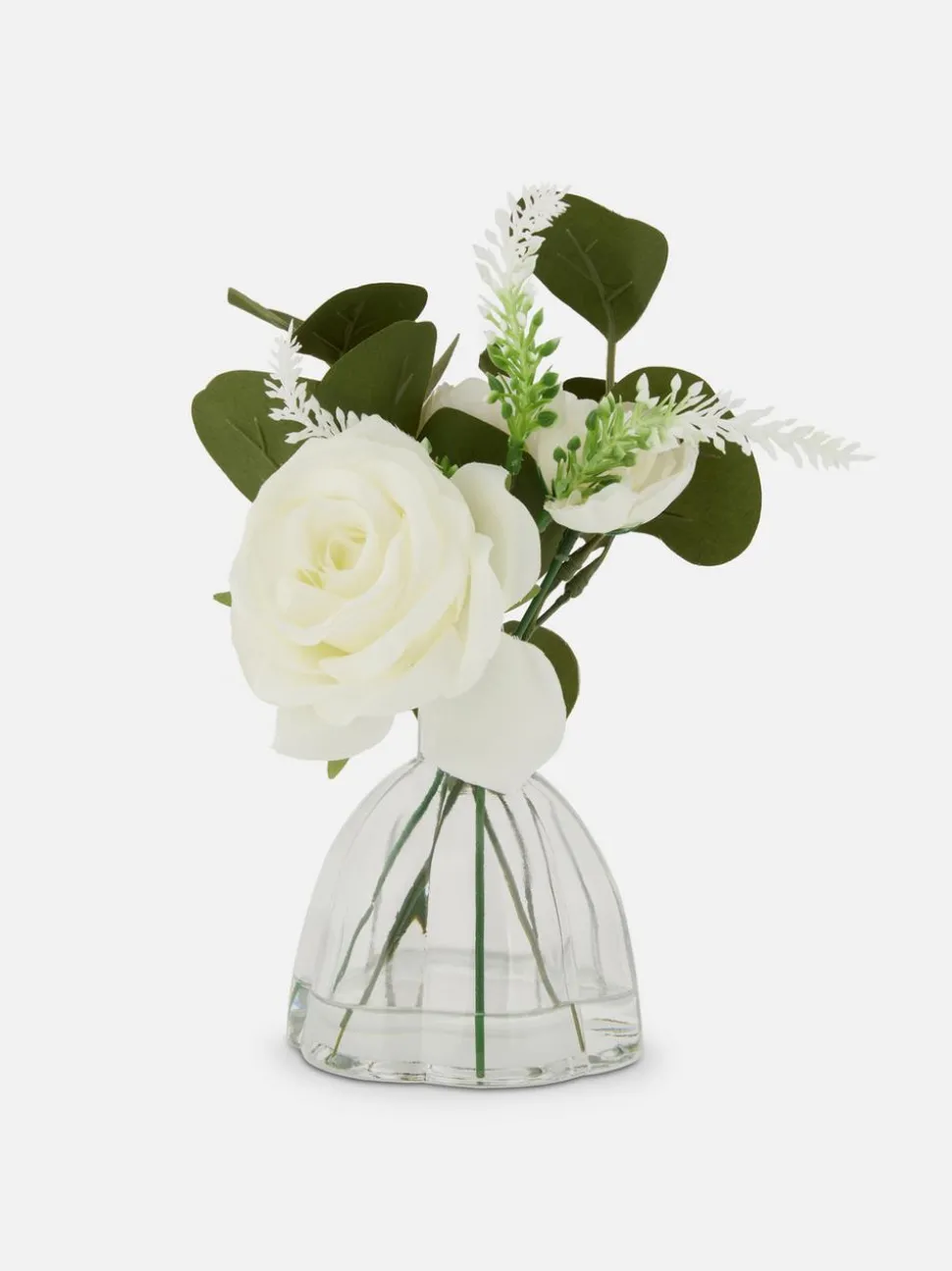 Bukiet kwiatów w szklanym wazonie