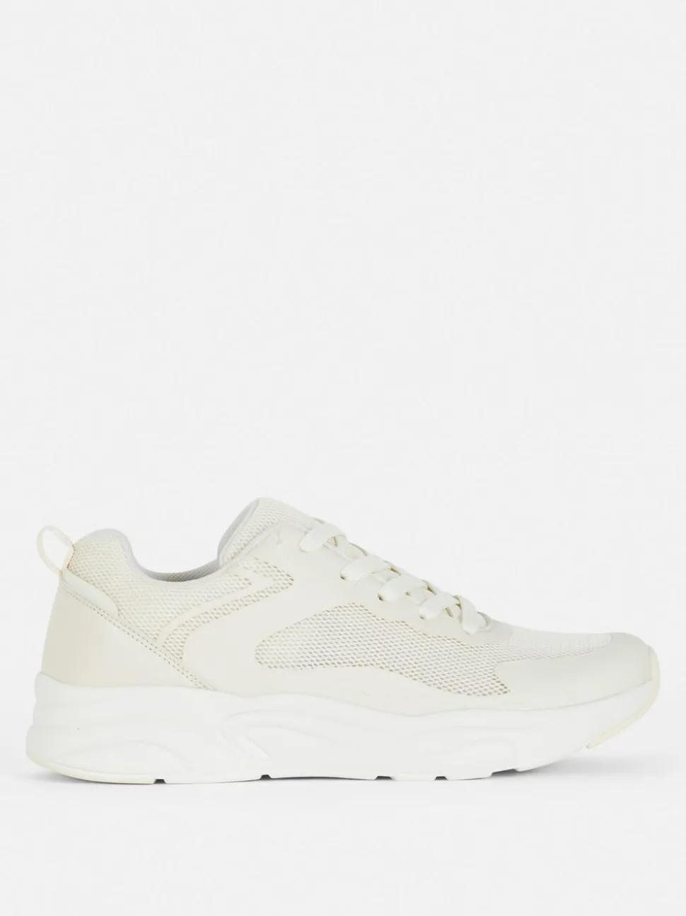 Buty sportowe na grubej podeszwie ze wstawkami