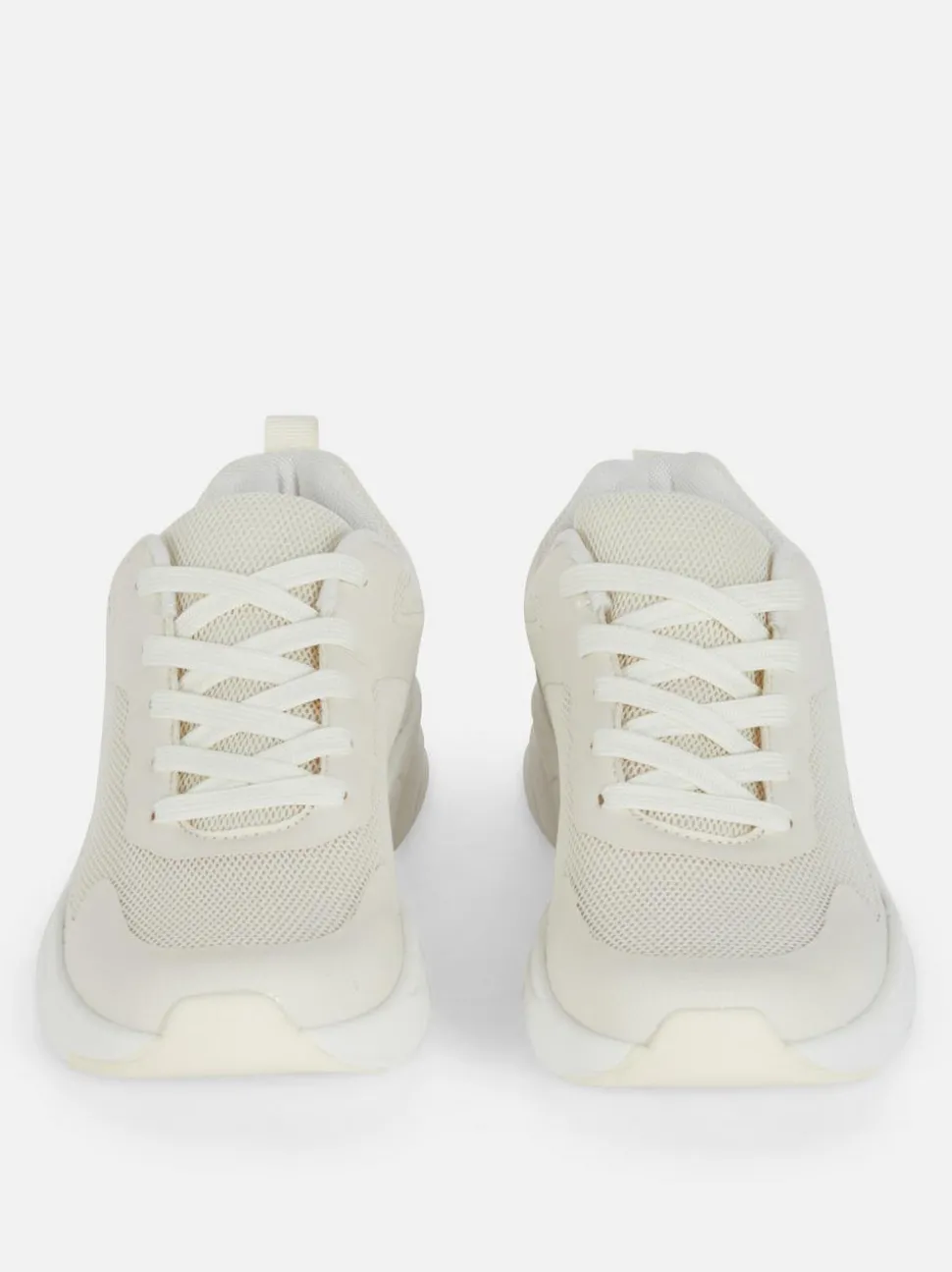 Buty sportowe na grubej podeszwie ze wstawkami