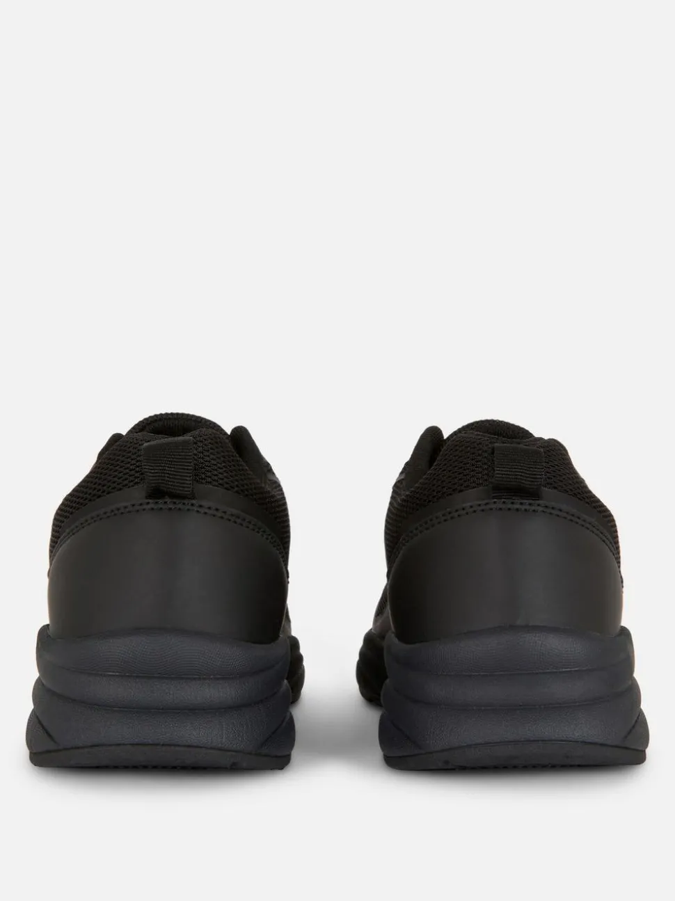 Buty sportowe na grubej podeszwie ze wstawkami