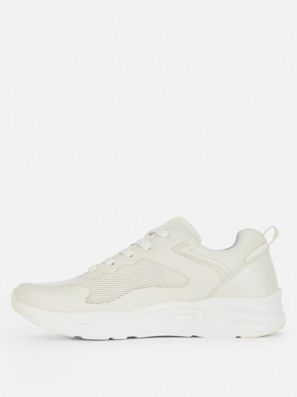 Buty sportowe na grubej podeszwie ze wstawkami