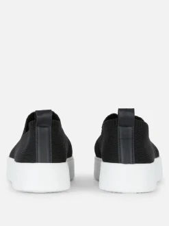 Buty sportowe z dzianinową prążkowaną cholewką