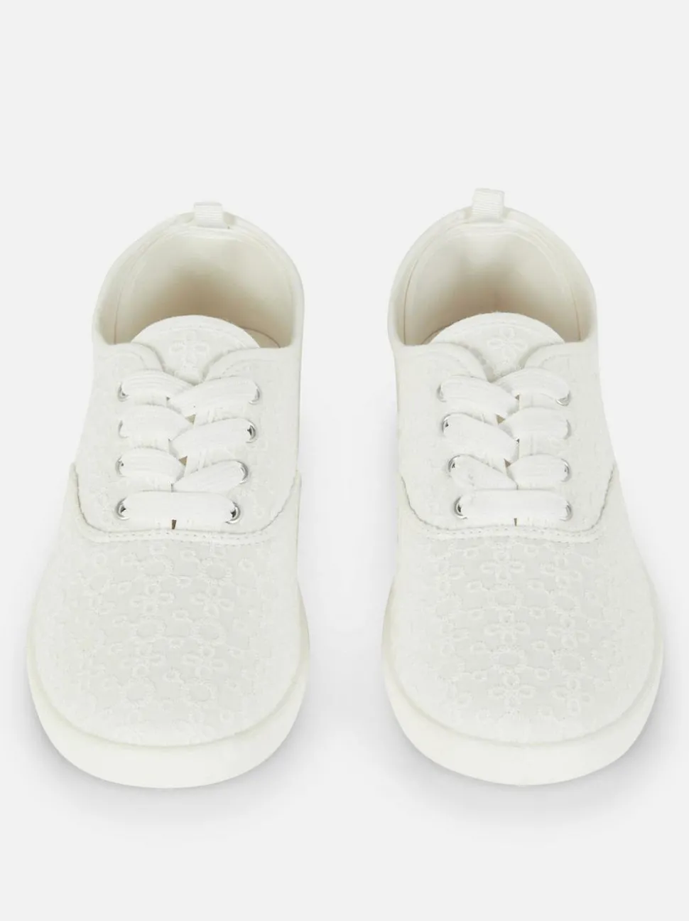 Buty sportowe z haftem na płaskiej platformie