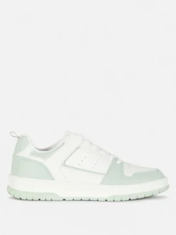 Buty sportowe z niską cholewką i panelami