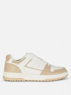 Buty sportowe z niską cholewką i panelami