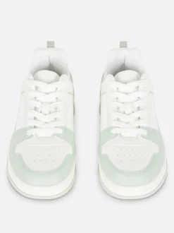 Buty sportowe z niską cholewką i panelami