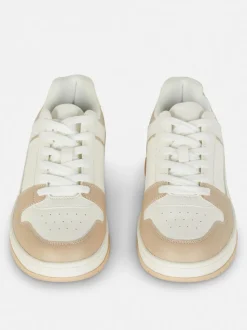 Buty sportowe z niską cholewką i panelami