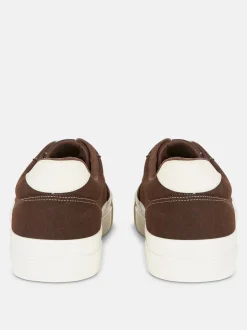 Buty sportowe z niską cholewką na grubej podeszwie