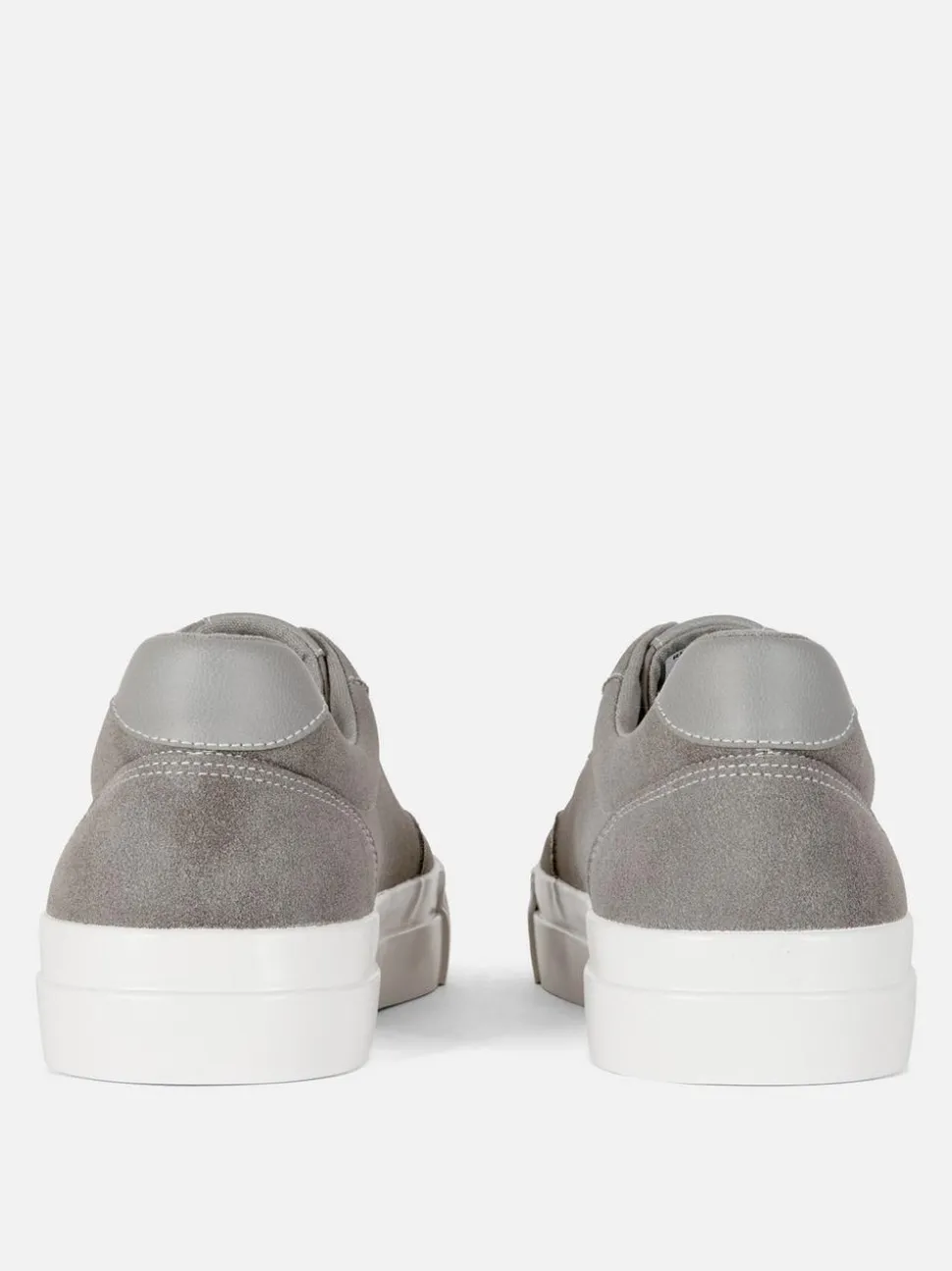 Buty sportowe z niską cholewką na grubej podeszwie