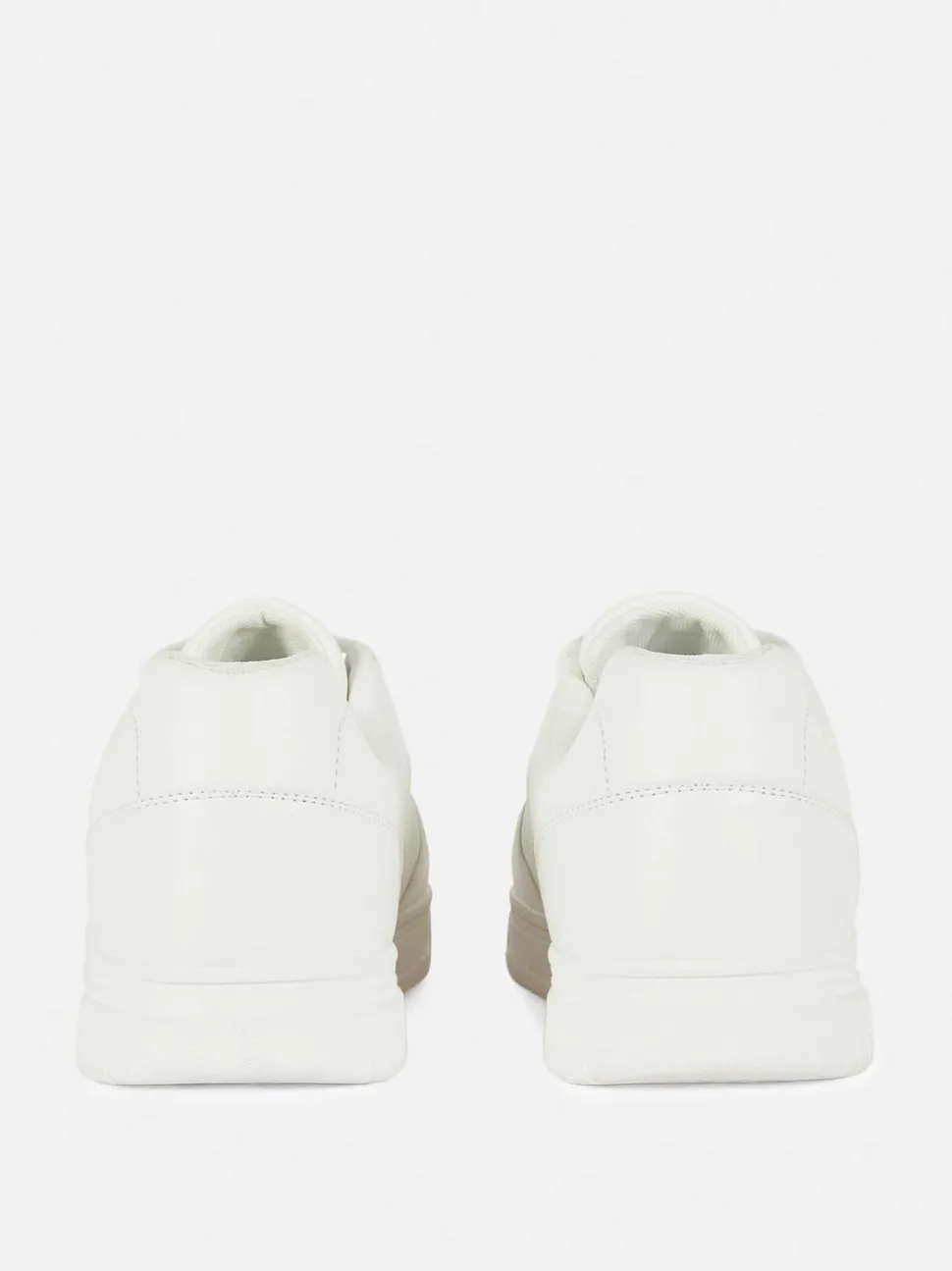 Buty sportowe z niską cholewką i panelami