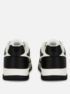 Buty sportowe z niską cholewką i panelami