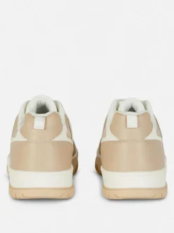 Buty sportowe z niską cholewką i panelami