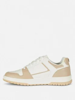 Buty sportowe z niską cholewką i panelami