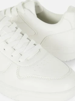 Buty sportowe z niską cholewką i panelami