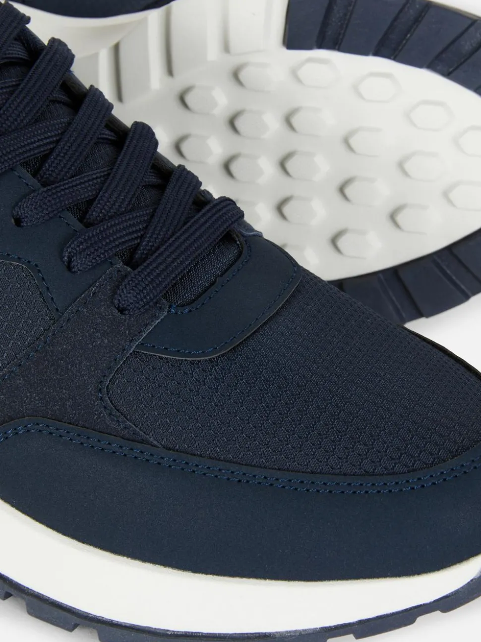 Buty sportowe z niską cholewką na co dzień