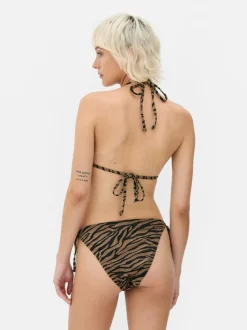 Błyszcząca trójkątna góra od bikini w zeberkę