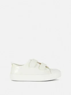 Błyszczące płócienne buty sportowe z niską cholewką