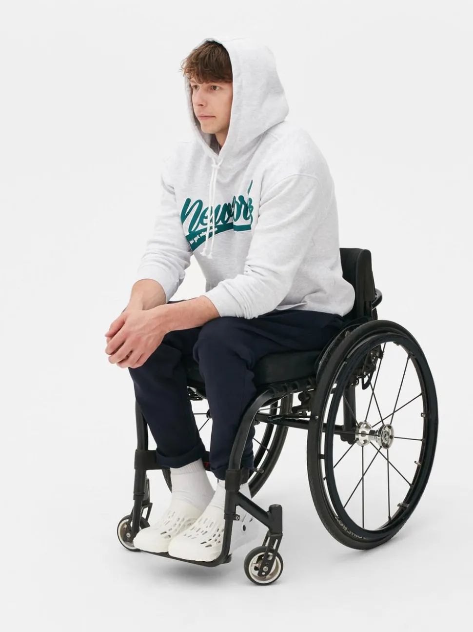 Ściągane sznurkiem spodnie dresowe ze zwężanymi nogawkami