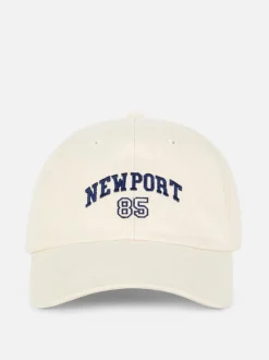 Czapka z daszkiem i motywem Newport