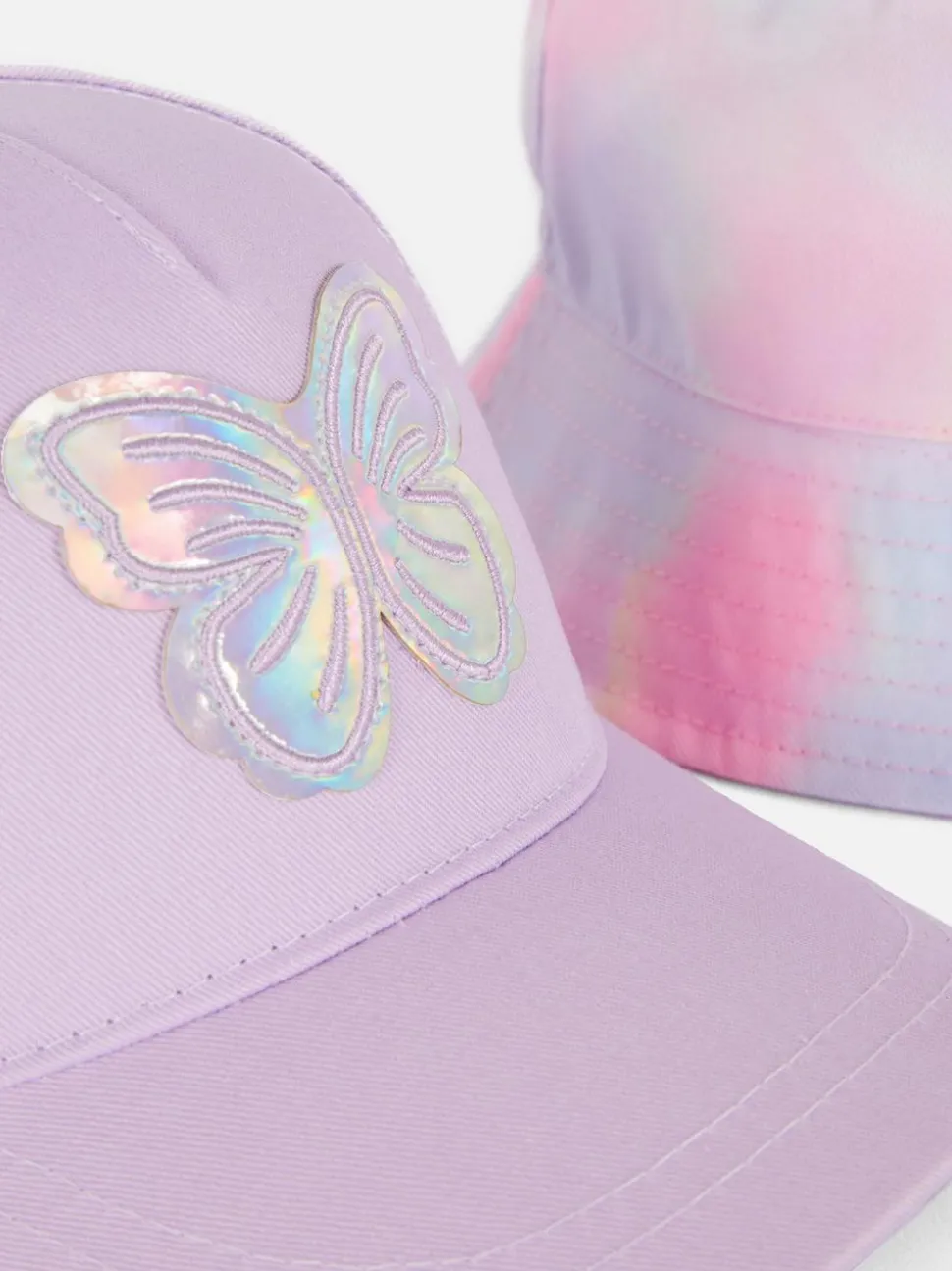 Czapka z motylem i kapelusz wędkarski we wzór ombré