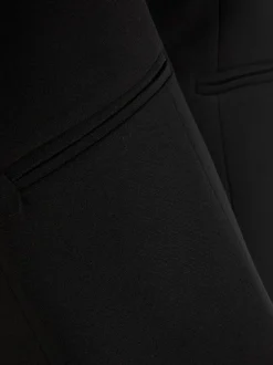 Czarna kamizelka o wydłużonym kroju