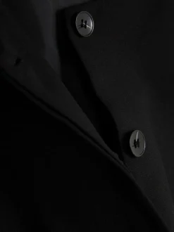 Czarna kamizelka o wydłużonym kroju